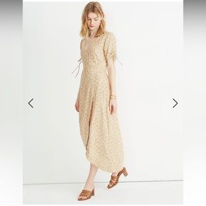 🖤 Peekaboo-Sleeve Maxi Dress in Blossoming Vines